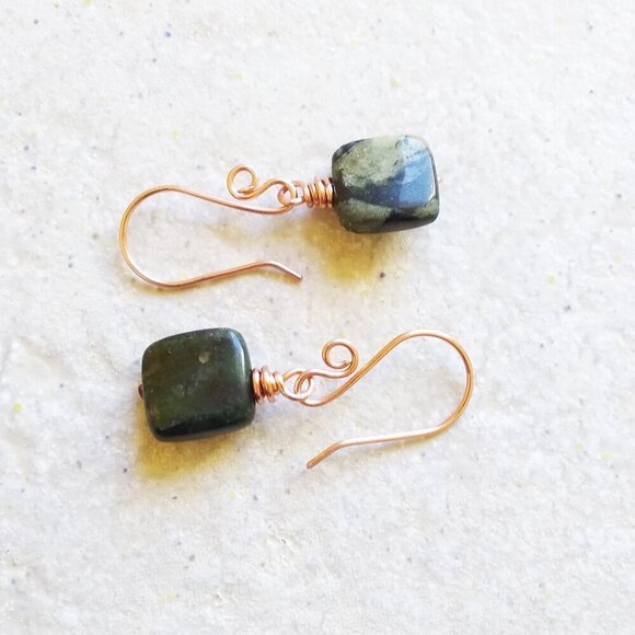 Minimalist Green Jasper Square Dangle Earrings ~ Gorgeous Hand Hammered EarWires - Picture 5 of 10